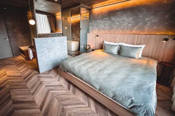 패밀리 펜트하우스 (Family Penthouse)