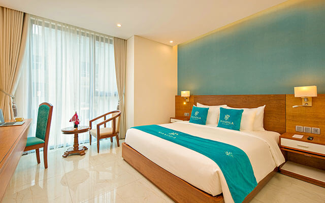 파셜 씨뷰 킹룸(Partial Sea View King Room)