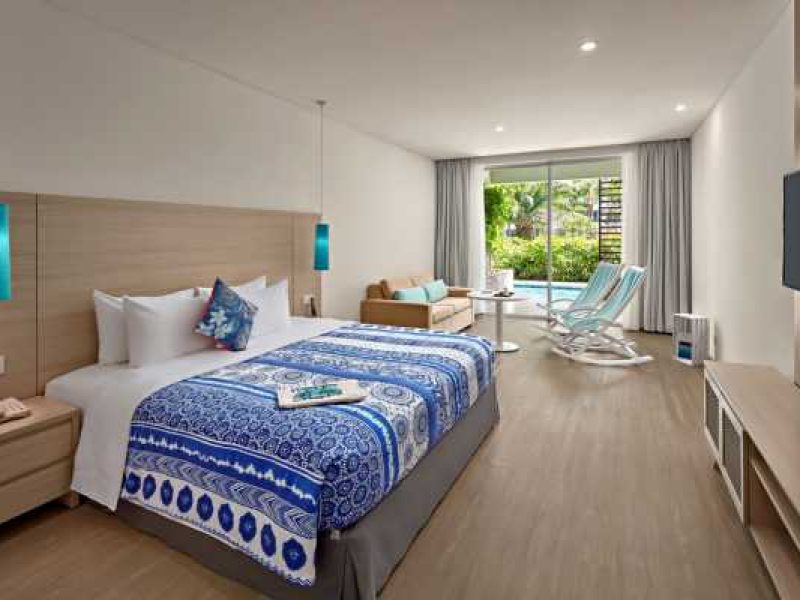 슈페리어 킹 위드 풀 액세스 (Superior King With Pool Access)