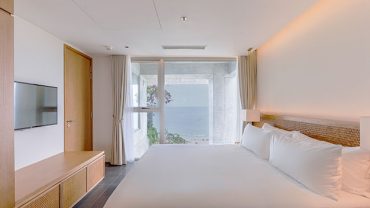 1베드룸 오션프론트 아파트먼트 위드 발코니(One Bedroom Ocean Front Apartment with Balcony)