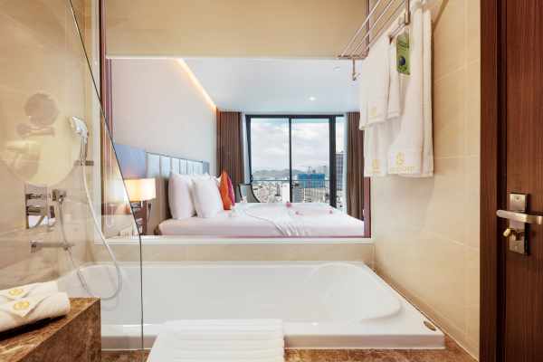그랜드-디럭스-발코니-파티셜-씨뷰-더블-grand-deluxe-balcony-partial-sea-view-double